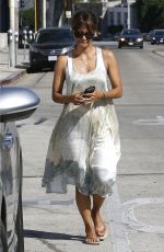HALLE BERRY Out for Lunch in Los Angeles 10/01/2016