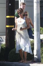 HALLE BERRY Out for Lunch in Los Angeles 10/01/2016