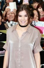 HAILEE STEINFELD Greeting Fans in Tokyo 10/09/2016