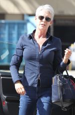 JAMIE LEE CURTIS Out and About in Los Angeles 09/19/2016 