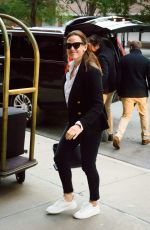 JENNIFER GARNER Arrives at Her Hotel in New York 10/23/2016