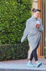 JENNIFER GARNER Out and About in Los Angeles 10/07/2016