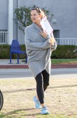 JENNIFER GARNER Out and About in Los Angeles 10/07/2016