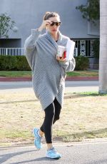 JENNIFER GARNER Out and About in Los Angeles 10/07/2016