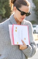JENNIFER GARNER Out and About in Los Angeles 10/07/2016