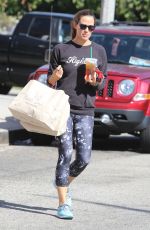 JENNIFER GARNER Out and About in Pacific Palisades 10/01/2016