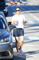 JENNIFER GARNER Out for Coffee in Los Angeles 09/30/2016