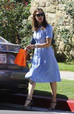 JENNIFER GARNER Out Shopping in Brentwood 10/09/2016