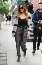 JENNIFER LOPEZ Leaves a Shoot in New York 10/03/2016