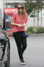 JESSICA ALBA Leaves Bristol Farms in Beverly Hills 10/23/2016
