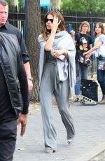 KATE BECKINSALE on the Set of 