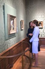KATE MIDDLETON at Mauritshuis Museum in Hague 10/11/2016