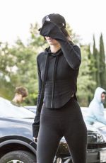 KENDALL JENNER Shopping at Barnes and Noble in Calabasas 10/23/2016