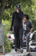 KENDALL JENNER Shopping at Barnes and Noble in Calabasas 10/23/2016