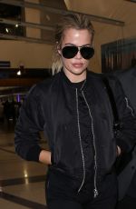 KHLOE KARDASHIAN at Los Angeles International Airport 10/16/2016