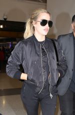 KHLOE KARDASHIAN at Los Angeles International Airport 10/16/2016