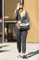 KHLOE KARDASHIAN Leaves a Studio in Los Angeles 10/03/2016