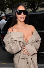 KIM KARDASHIAN Out and About in Paris 10/02/2016