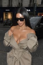 KIM KARDASHIAN Out and About in Paris 10/02/2016