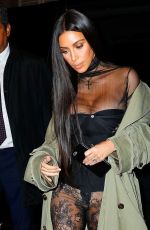 KIM KARDASHIAN Out for Dinner in Paris 10/01/2016