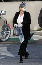 KOURTNEY KARDASHIAN Arrives at an Art Class in Los Angeles 10/11/2016