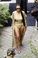 KOURTNEY KARDASHIAN Leaves Her Hotel in Paris 09/29/2016