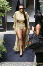 KOURTNEY KARDASHIAN Leaves Her Hotel in Paris 09/29/2016