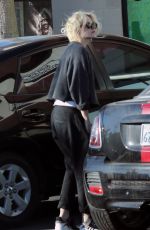 KRISTEN STEWART Leaves a Pet Store in Los Feliz 10/21/2016