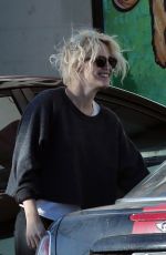 KRISTEN STEWART Leaves a Pet Store in Los Feliz 10/21/2016