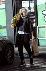 KRISTEN STEWART Leaves a Pet Store in Los Feliz 10/21/2016