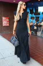 PARIS HILTON Shoping for Halloween Costumes in West Hollywood 10/17/2016