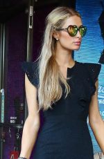 PARIS HILTON Shoping for Halloween Costumes in West Hollywood 10/17/2016