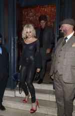 PIXIE LOTT at Albert