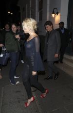 PIXIE LOTT at Albert