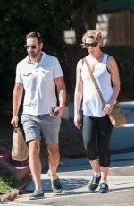 Pregnant KATHERINE HEIGL Out and About in Los Angeles 10/08/2016