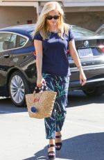 REESE WITHERSPOON Out and About in Los Angeles 10/21/2016