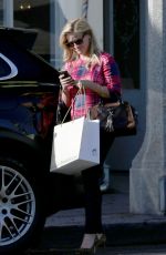REESE WITHERSPOON Out Shopping in Malibu 10/19/2016