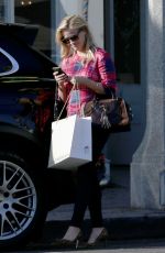 REESE WITHERSPOON Out Shopping in Malibu 10/19/2016