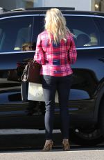 REESE WITHERSPOON Out Shopping in Malibu 10/19/2016