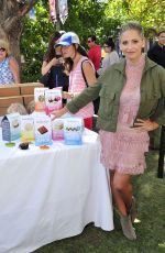 SARAH MICHELLE GELLAR at Foodstirs Host Kids in the Kitchen at The Grove in Los Angeles 10/02/2016