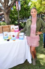SARAH MICHELLE GELLAR at Foodstirs Host Kids in the Kitchen at The Grove in Los Angeles 10/02/2016