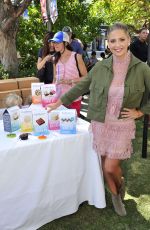 SARAH MICHELLE GELLAR at Foodstirs Host Kids in the Kitchen at The Grove in Los Angeles 10/02/2016
