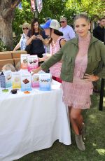 SARAH MICHELLE GELLAR at Foodstirs Host Kids in the Kitchen at The Grove in Los Angeles 10/02/2016