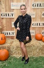 SARAH MICHELLE GELLAR at Gilt & Foodstirs Celebrate Exclusive Cupcake Kit Launch in Pacific Palisades 10/29/2016