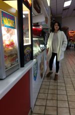 SELENA GOMEZ Near a Rehab Center in Tennessee 10/12/2016