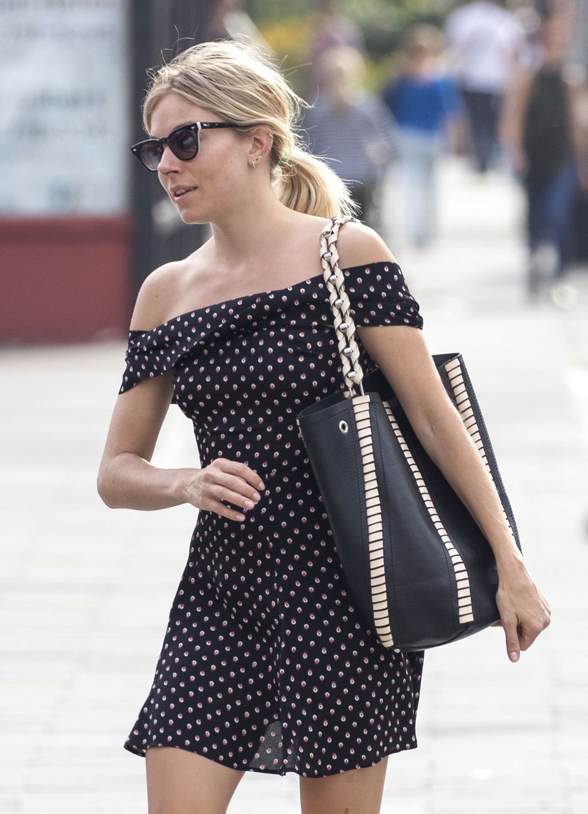 SIENNA MILLER Out and About in New York 10/17/2016 SIENNA MILLER Out and About in New York 10/17/2016
