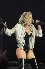 STACY FERGIE FERGUSON Performs at Mohegan Sun Arena in Uncasville 10/15/2016