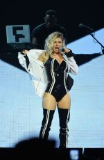 STACY FERGIE FERGUSON Performs at Mohegan Sun Arena in Uncasville 10/15/2016