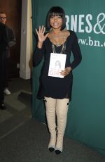 TARAJI P. HENSON at Her Book Signing at Barnes and Noble in New York 10/15/2016