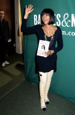 TARAJI P. HENSON at Her Book Signing at Barnes and Noble in New York 10/15/2016